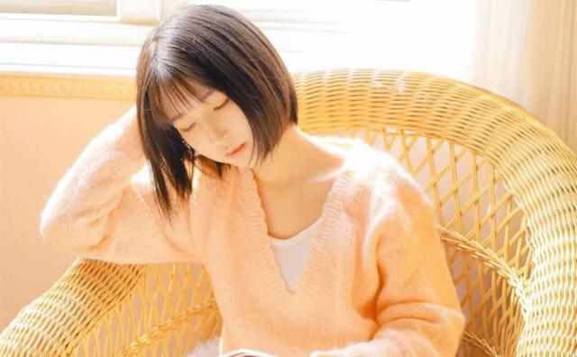 俪真护发知识：秒懂头皮屑的原因、症状与治疗